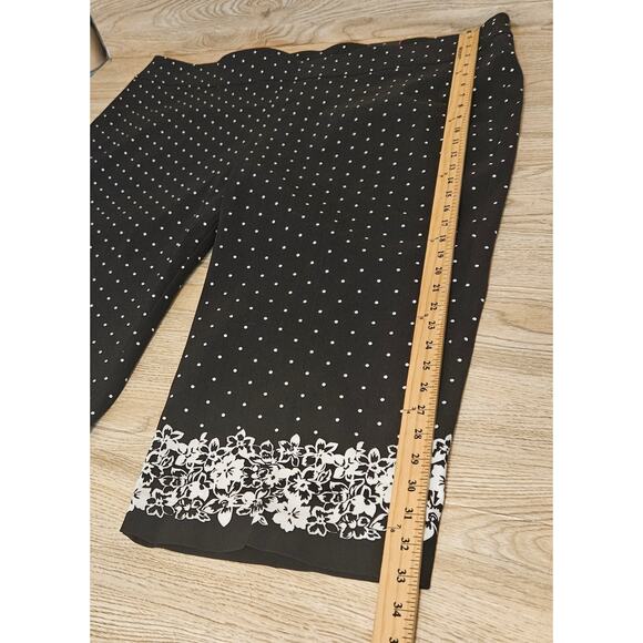 NEW Avenue Super Stretch Pull-On Capri Polka Dot Floral Border Plus Size 26 - Picture 3 of 9
